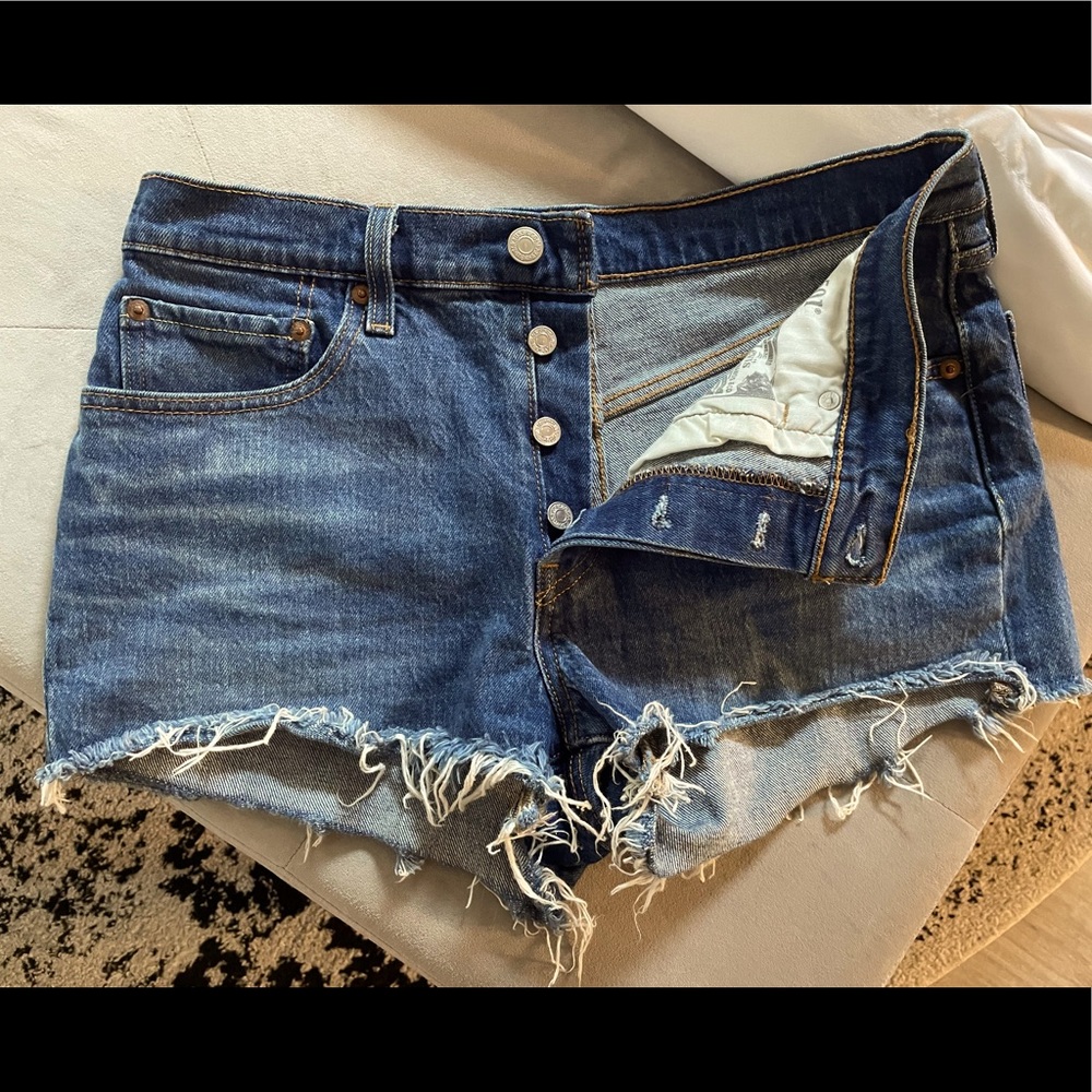 Levi’s 27 button up jean shorts